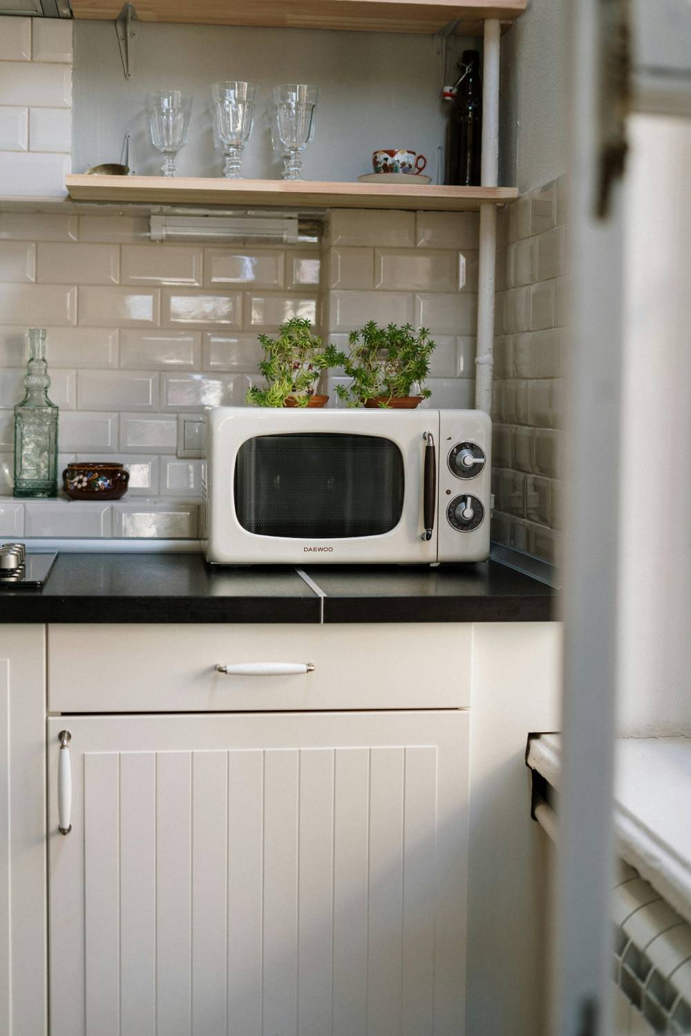 a microwave on a kitchen counter top